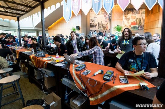 shanji ：第一局剑魔最大的失误就是团战闪现撞墙了